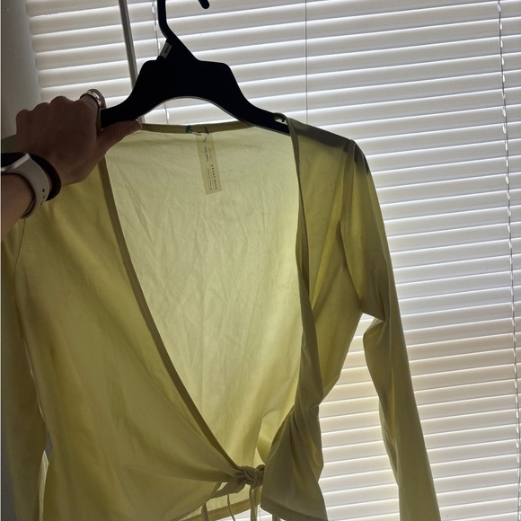 Outdoor Voices Wrap Top Tissue Weave Lemon Lime Size XS - Picture 4 of 4